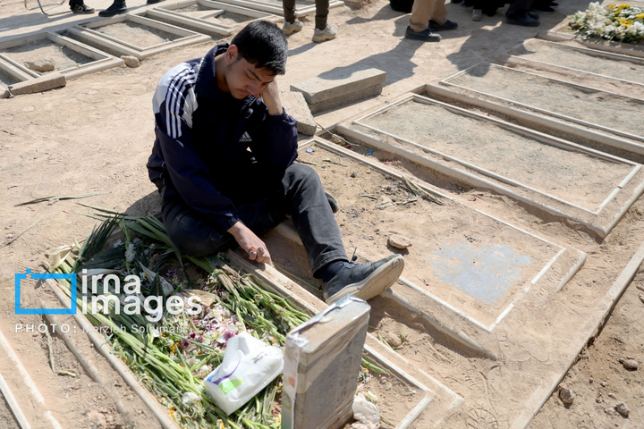 تدفین پیکر شهدای حملات آمریکا و رژیم صهیونیستی در بهشت زهرا (س)