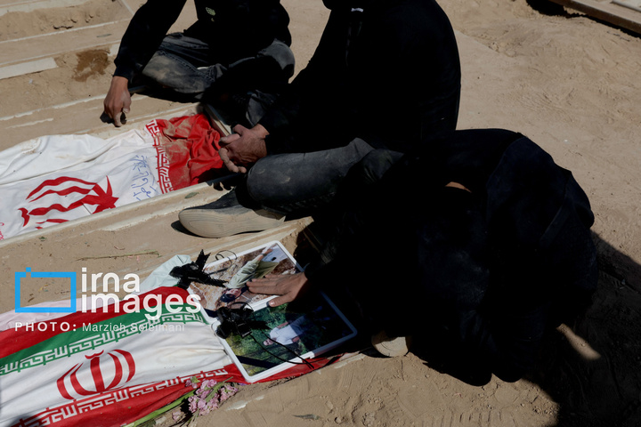 تدفین پیکر شهدای حملات آمریکا و رژیم صهیونیستی در بهشت زهرا (س)