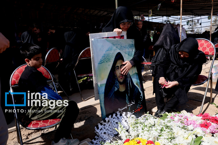 تدفین پیکر شهدای حملات آمریکا و رژیم صهیونیستی در بهشت زهرا (س)