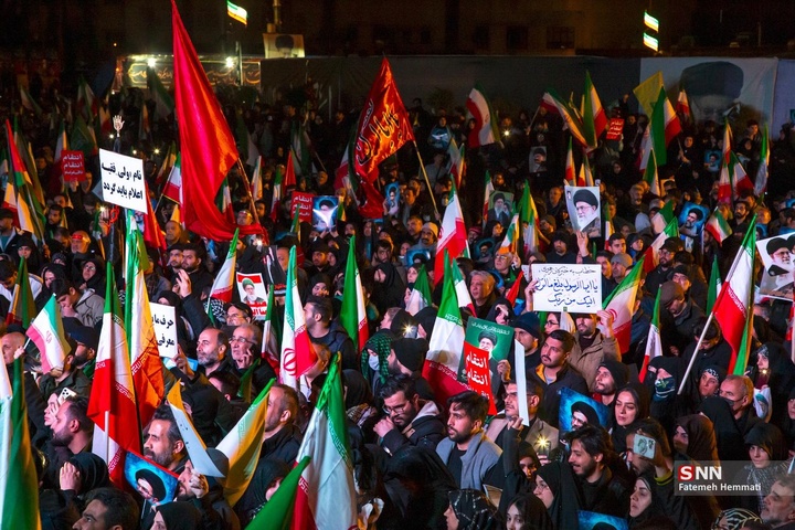 هفتمین شب اجتماع مردم تهران در سوگ رهبر شهید انقلاب