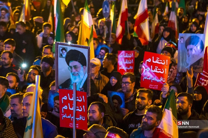 هفتمین شب اجتماع مردم تهران در سوگ رهبر شهید انقلاب