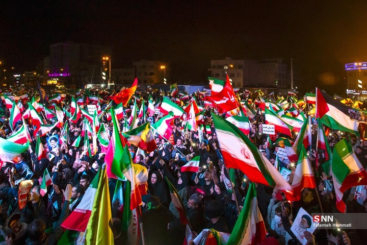 هفتمین شب اجتماع مردم تهران در سوگ رهبر شهید انقلاب