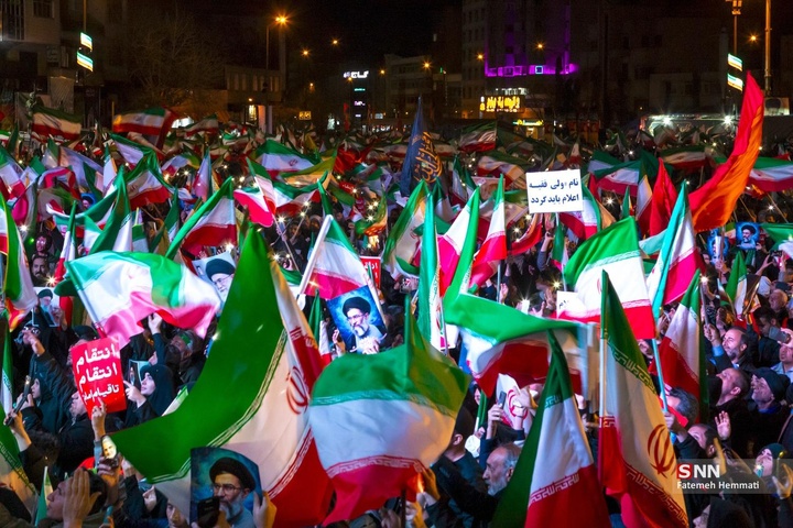 هفتمین شب اجتماع مردم تهران در سوگ رهبر شهید انقلاب