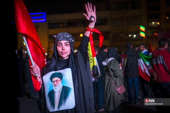 هفتمین شب اجتماع مردم تهران در سوگ رهبر شهید انقلاب