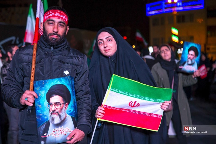 هفتمین شب اجتماع مردم تهران در سوگ رهبر شهید انقلاب