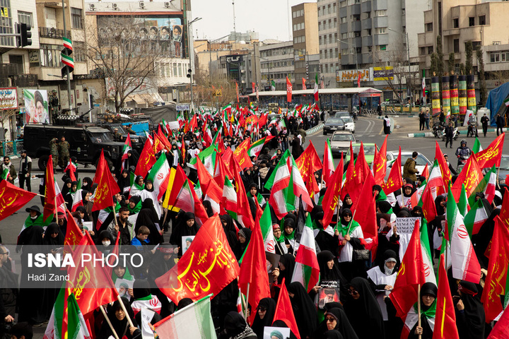 تجمع جمعی از بانوان تهرانی در اعلام انزجار از جنایات آمریکا و رژیم صهیونیستی