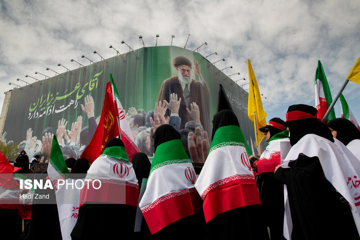 تجمع جمعی از بانوان تهرانی در اعلام انزجار از جنایات آمریکا و رژیم صهیونیستی