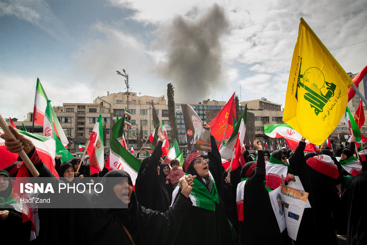 تجمع جمعی از بانوان تهرانی در اعلام انزجار از جنایات آمریکا و رژیم صهیونیستی