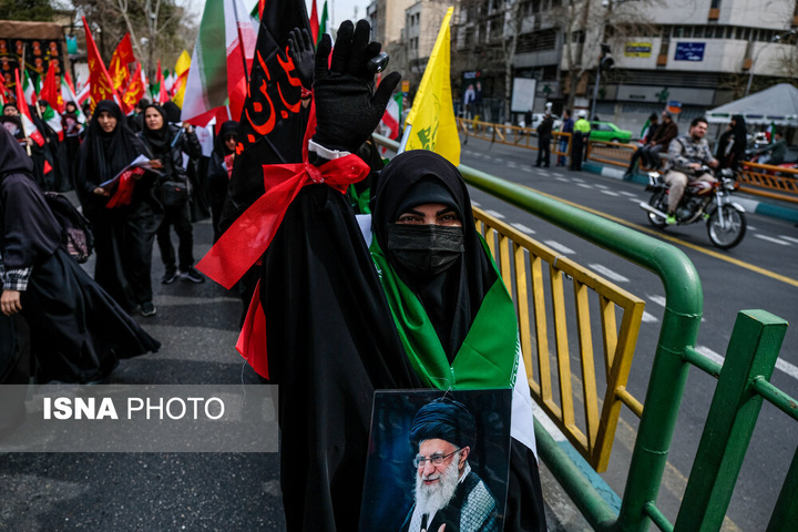 تجمع جمعی از بانوان تهرانی در اعلام انزجار از جنایات آمریکا و رژیم صهیونیستی