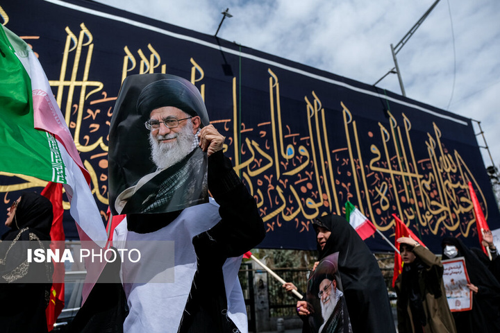 تجمع جمعی از بانوان تهرانی در اعلام انزجار از جنایات آمریکا و رژیم صهیونیستی