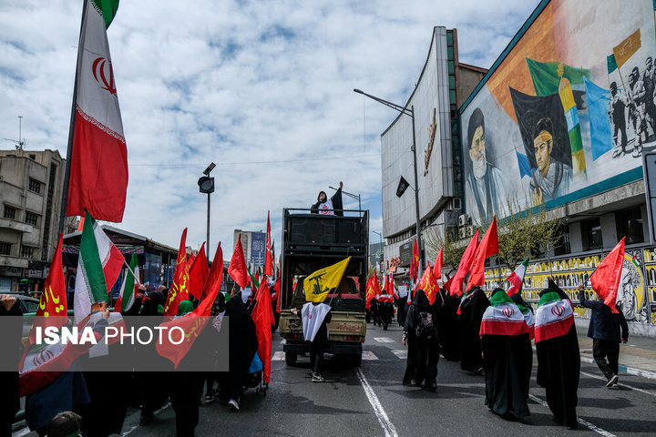 تجمع جمعی از بانوان تهرانی در اعلام انزجار از جنایات آمریکا و رژیم صهیونیستی