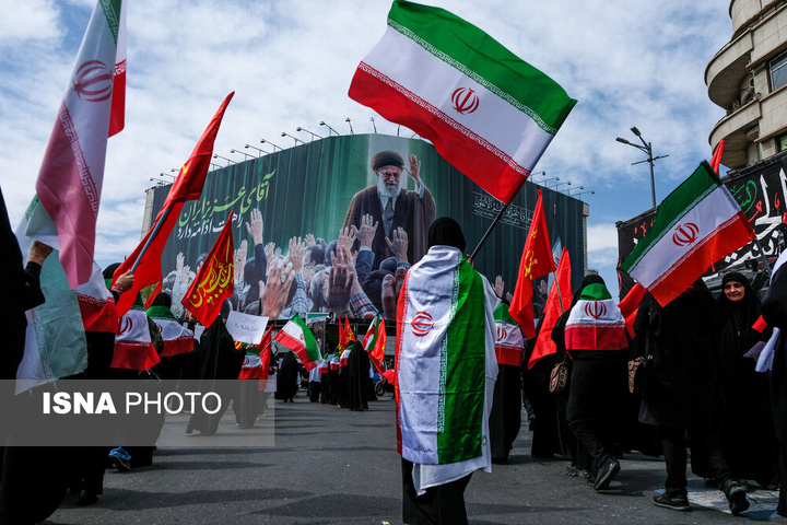 تجمع جمعی از بانوان تهرانی در اعلام انزجار از جنایات آمریکا و رژیم صهیونیستی