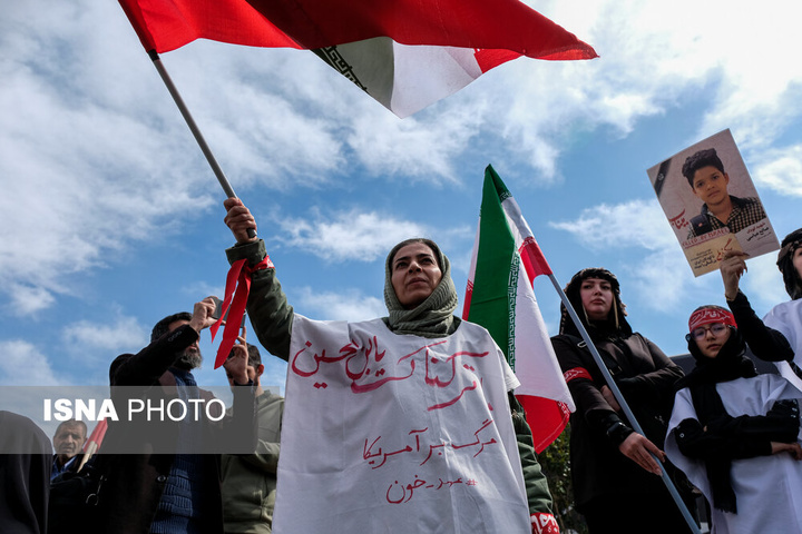 تجمع جمعی از بانوان تهرانی در اعلام انزجار از جنایات آمریکا و رژیم صهیونیستی