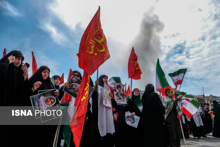 تجمع جمعی از بانوان تهرانی در اعلام انزجار از جنایات آمریکا و رژیم صهیونیستی