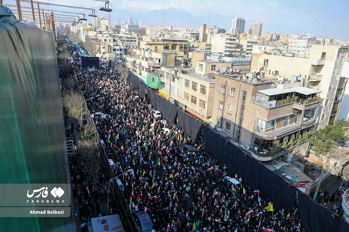 بیعت مردم تهران با سومین رهبر انقلاب