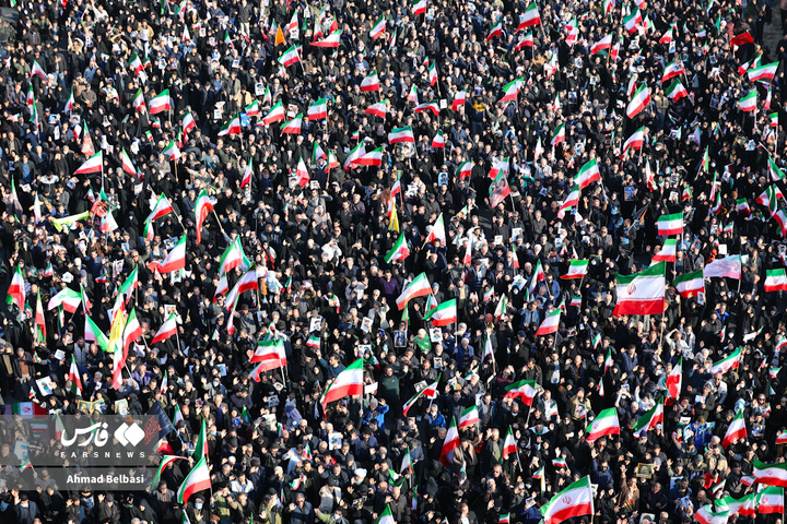 بیعت مردم تهران با سومین رهبر انقلاب