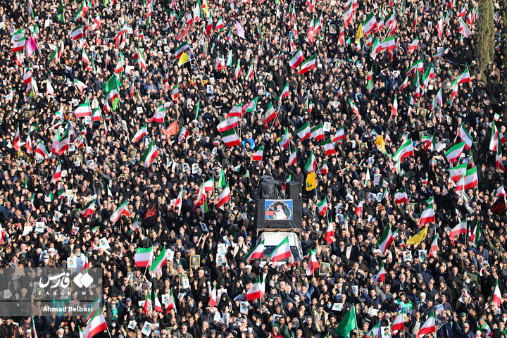 بیعت مردم تهران با سومین رهبر انقلاب