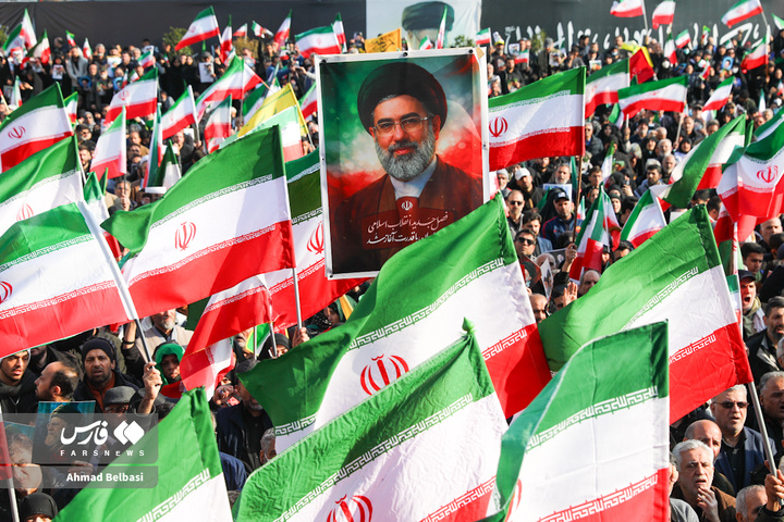 بیعت مردم تهران با سومین رهبر انقلاب