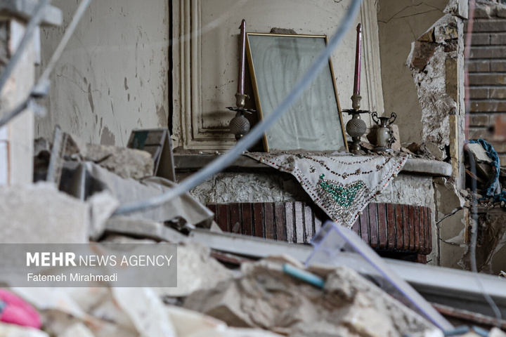 عملیات آواربرداری واحد مسکونی آسیب دیده در تهران