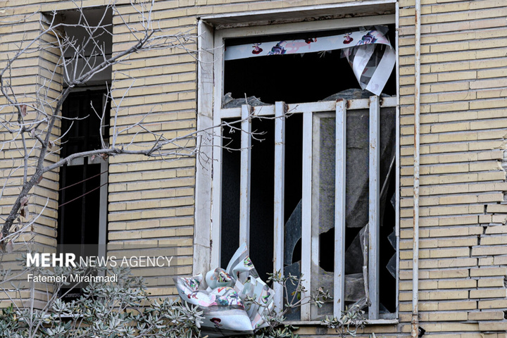 عملیات آواربرداری واحد مسکونی آسیب دیده در تهران