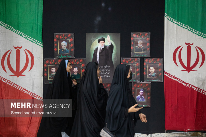 اجتماع دانش آموزان آران وبیدگل در محکومیت تجاوز آمریکا ورژیم صهیونیستی