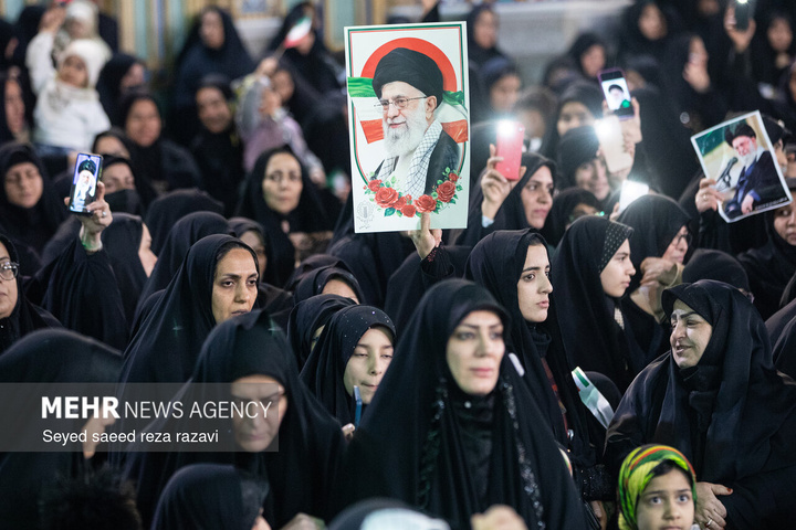 اجتماع دانش آموزان آران وبیدگل در محکومیت تجاوز آمریکا ورژیم صهیونیستی