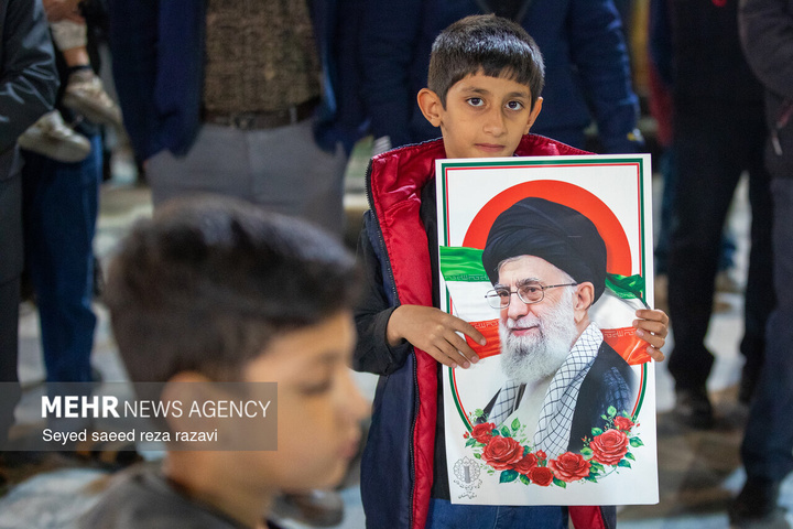 اجتماع دانش آموزان آران وبیدگل در محکومیت تجاوز آمریکا ورژیم صهیونیستی