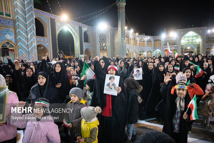 اجتماع دانش آموزان آران وبیدگل در محکومیت تجاوز آمریکا ورژیم صهیونیستی