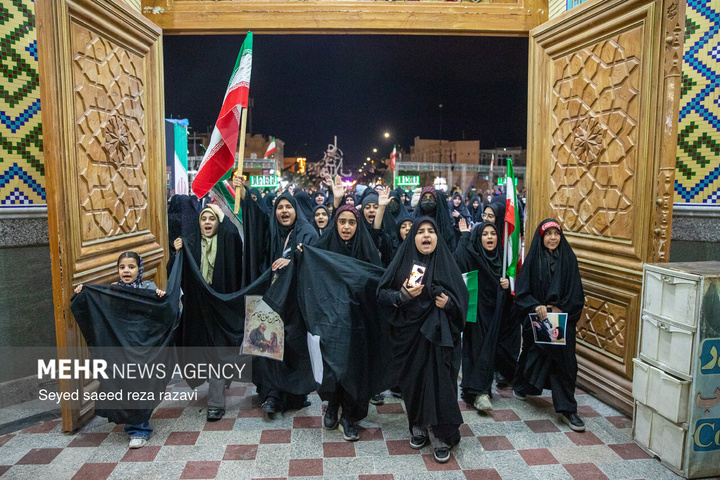 اجتماع دانش آموزان آران وبیدگل در محکومیت تجاوز آمریکا ورژیم صهیونیستی