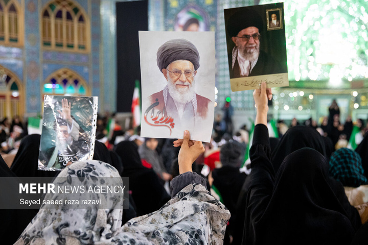 اجتماع دانش آموزان آران وبیدگل در محکومیت تجاوز آمریکا ورژیم صهیونیستی