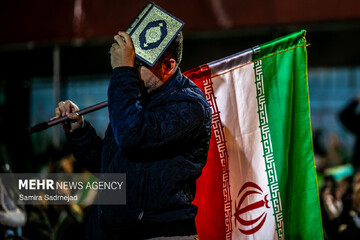 احیای شب نوزدهم ماه مبارک رمضان در میدان باغ‌فیض تهران