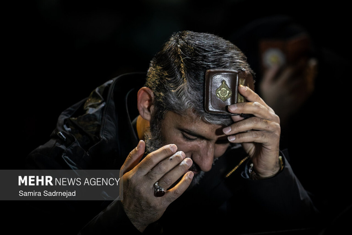 احیای شب نوزدهم ماه مبارک رمضان در میدان باغ‌فیض تهران