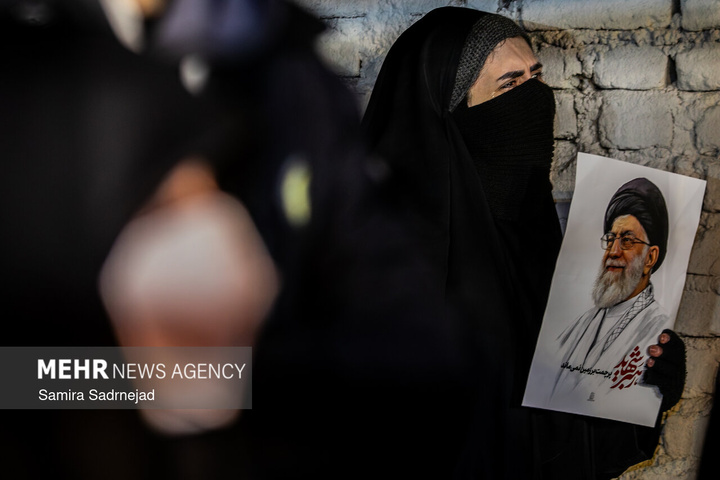 احیای شب نوزدهم ماه مبارک رمضان در میدان باغ‌فیض تهران