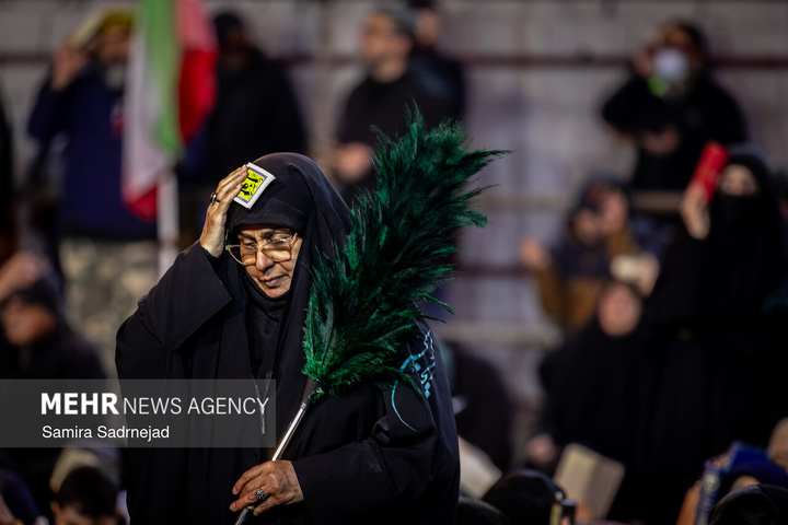 احیای شب نوزدهم ماه مبارک رمضان در میدان باغ‌فیض تهران