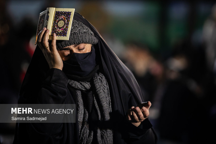 احیای شب نوزدهم ماه مبارک رمضان در میدان باغ‌فیض تهران