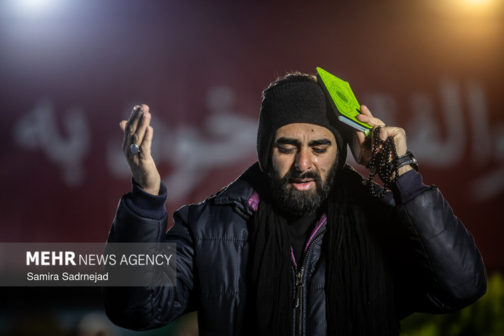 احیای شب نوزدهم ماه مبارک رمضان در میدان باغ‌فیض تهران