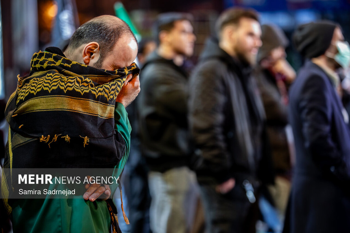 احیای شب نوزدهم ماه مبارک رمضان در میدان باغ‌فیض تهران