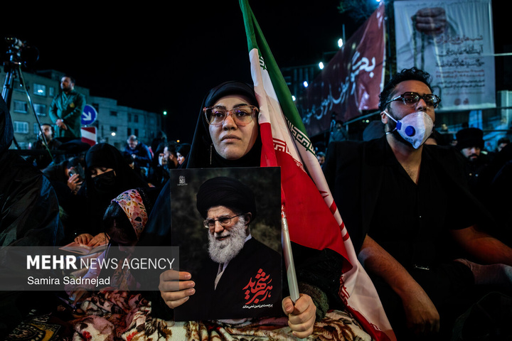 احیای شب نوزدهم ماه مبارک رمضان در میدان باغ‌فیض تهران