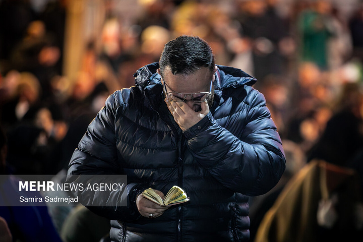 احیای شب نوزدهم ماه مبارک رمضان در میدان باغ‌فیض تهران