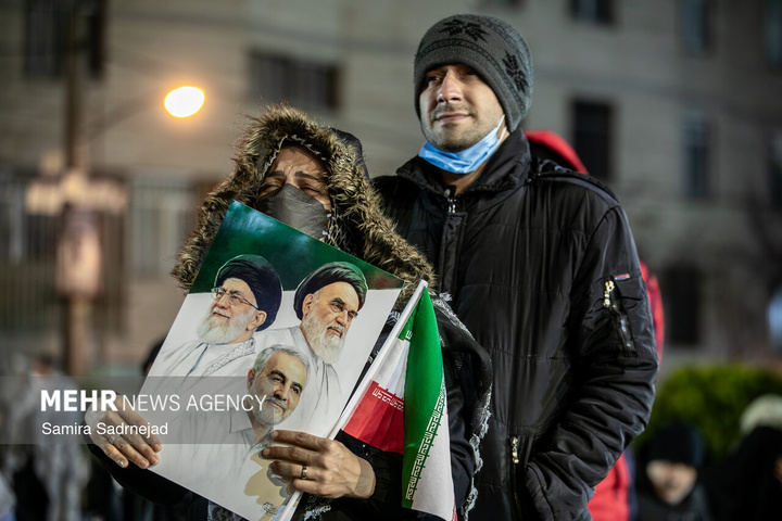 احیای شب نوزدهم ماه مبارک رمضان در میدان باغ‌فیض تهران