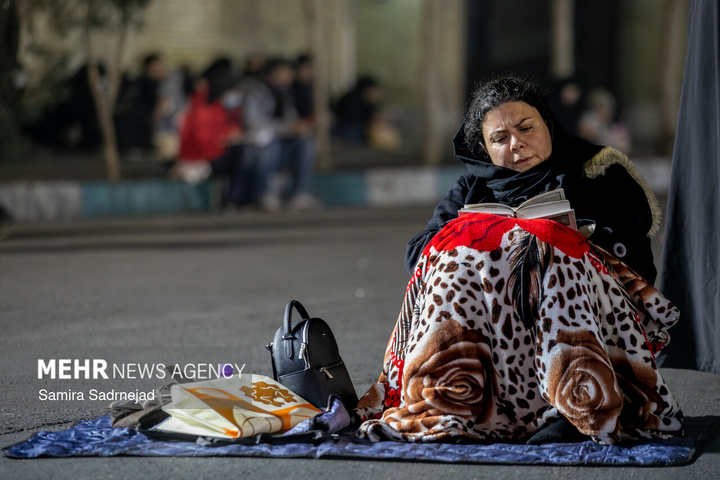 احیای شب نوزدهم ماه مبارک رمضان در میدان باغ‌فیض تهران