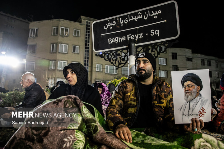 احیای شب نوزدهم ماه مبارک رمضان در میدان باغ‌فیض تهران