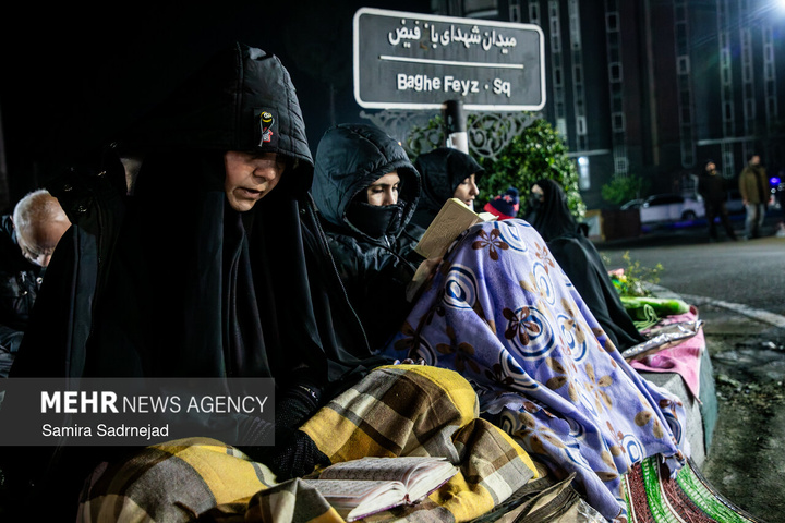 احیای شب نوزدهم ماه مبارک رمضان در میدان باغ‌فیض تهران