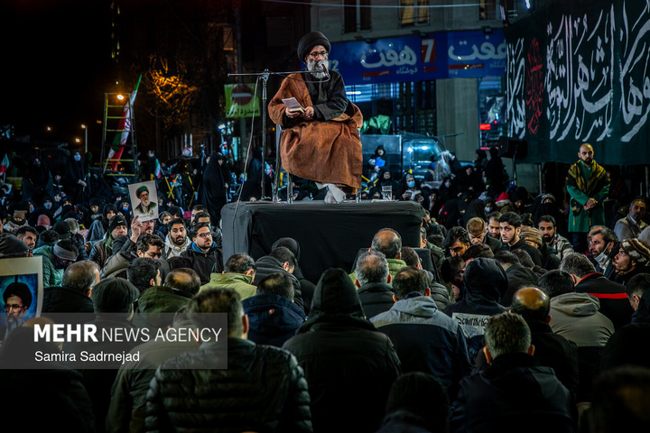 احیای شب نوزدهم ماه مبارک رمضان در میدان باغ‌فیض تهران