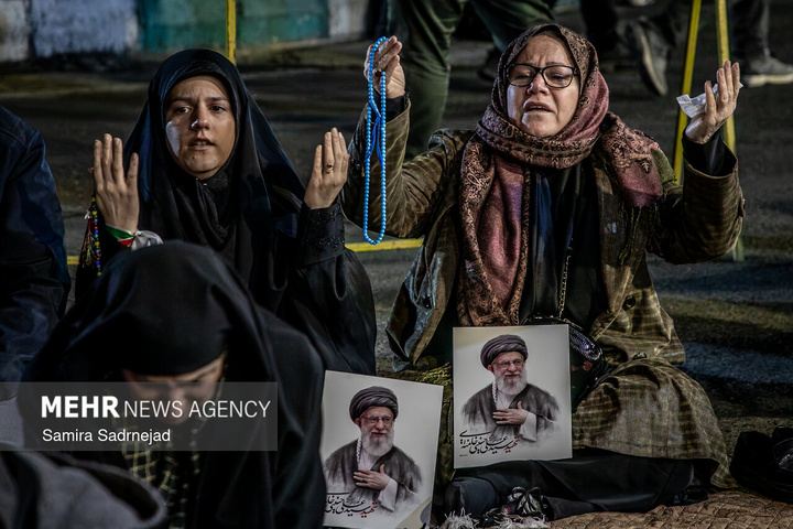 احیای شب نوزدهم ماه مبارک رمضان در میدان باغ‌فیض تهران