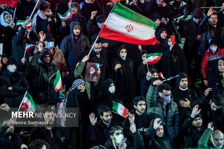 احیای شب نوزدهم ماه مبارک رمضان در میدان باغ‌فیض تهران