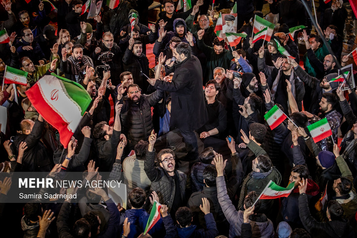 احیای شب نوزدهم ماه مبارک رمضان در میدان باغ‌فیض تهران