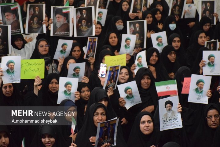 بیعت مردم سراسر کشور با سومین رهبر انقلاب اسلامی