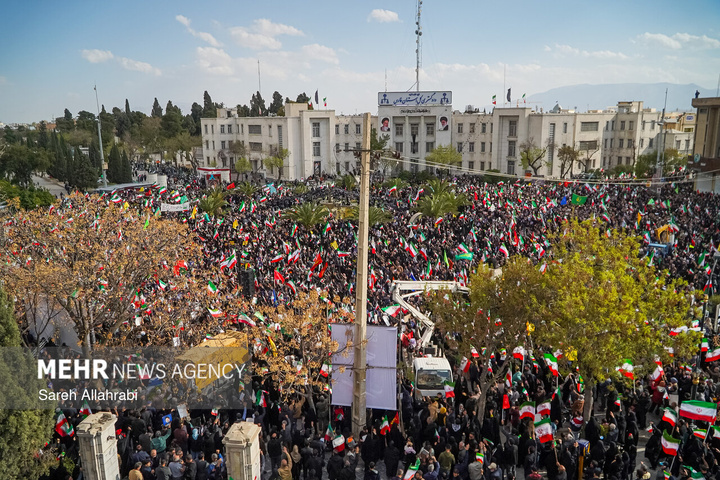 بیعت مردم سراسر کشور با سومین رهبر انقلاب اسلامی