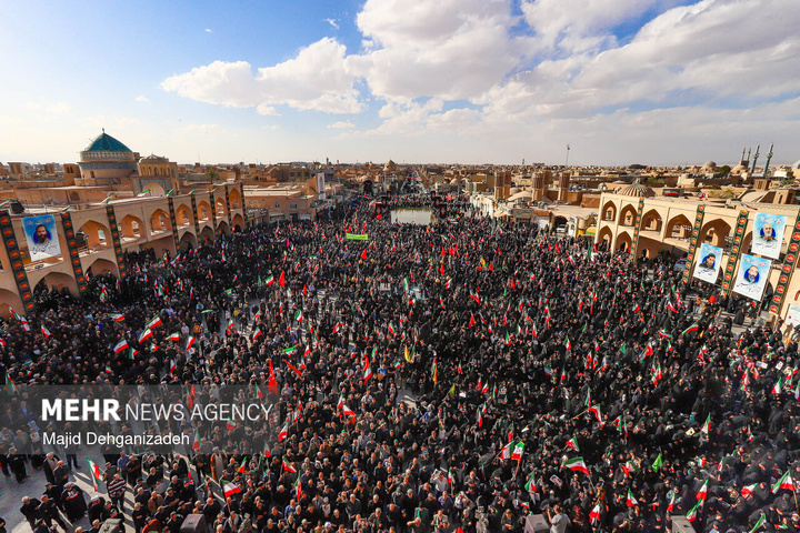 بیعت مردم سراسر کشور با سومین رهبر انقلاب اسلامی